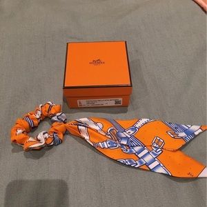 HERMES silk Bella scrunchie with box SOLD OUT